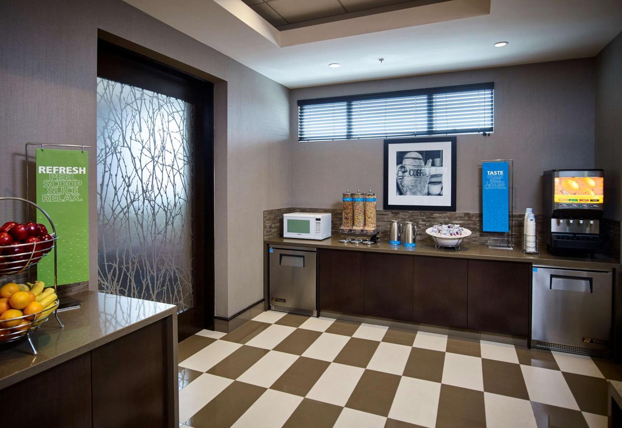 Hampton Inn By Hilton Тимминс Экстерьер фото